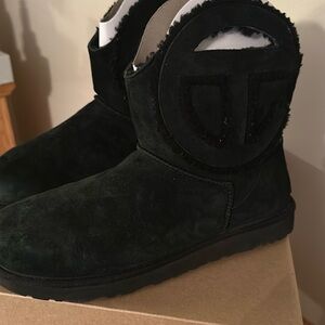 UGG Telfar logo mini, size 11 (men’s)